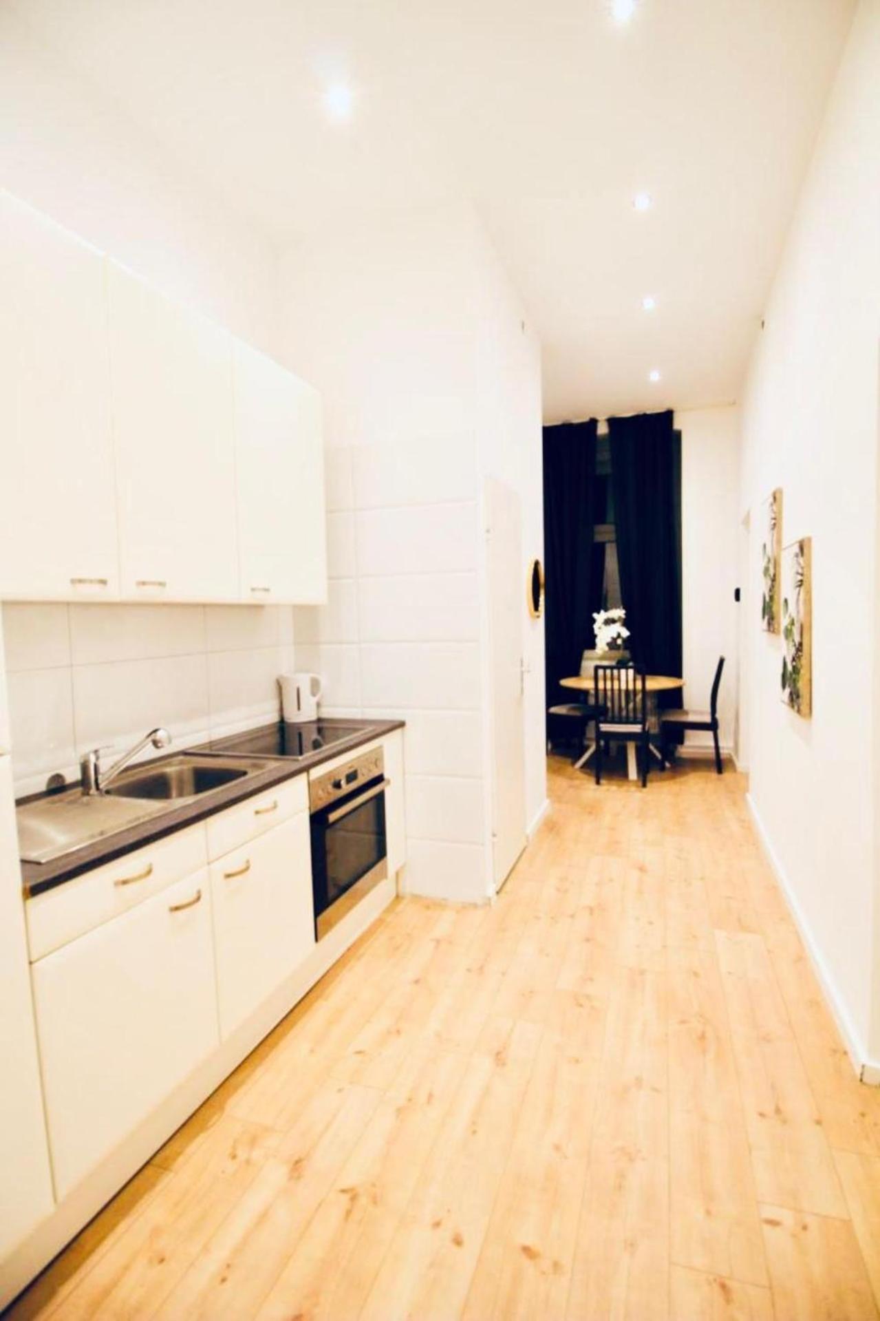 Super Cozy 5 Bedroom Shared 10min Walk To Augarten Apartamento Viena