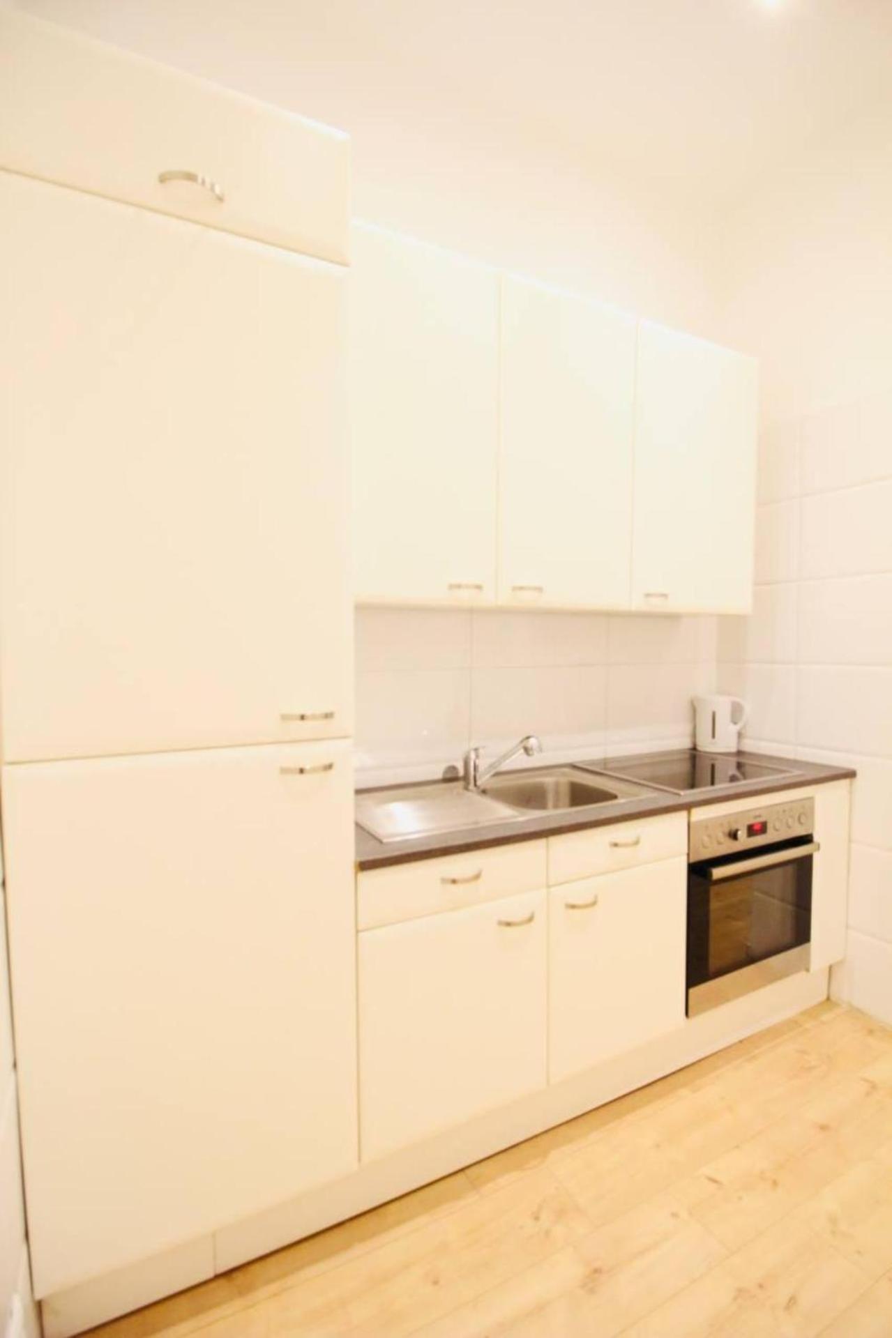 Super Cozy 5 Bedroom Shared 10min Walk To Augarten Apartament *